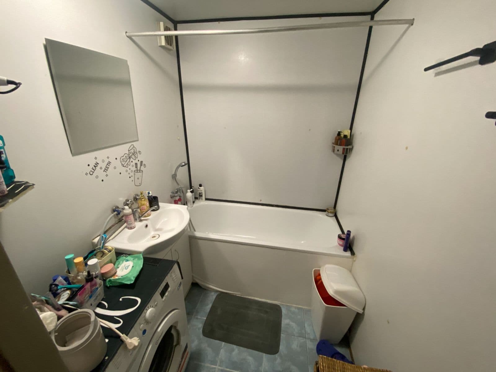 Predaj bytu 1-izbový 35 m², Jefremovská, Liptovský Mikuláš, Žilinský kraj Predaj bytu 1-izbový 35 m², Jefremovská, Liptovský Mikuláš, Žilinský kraj