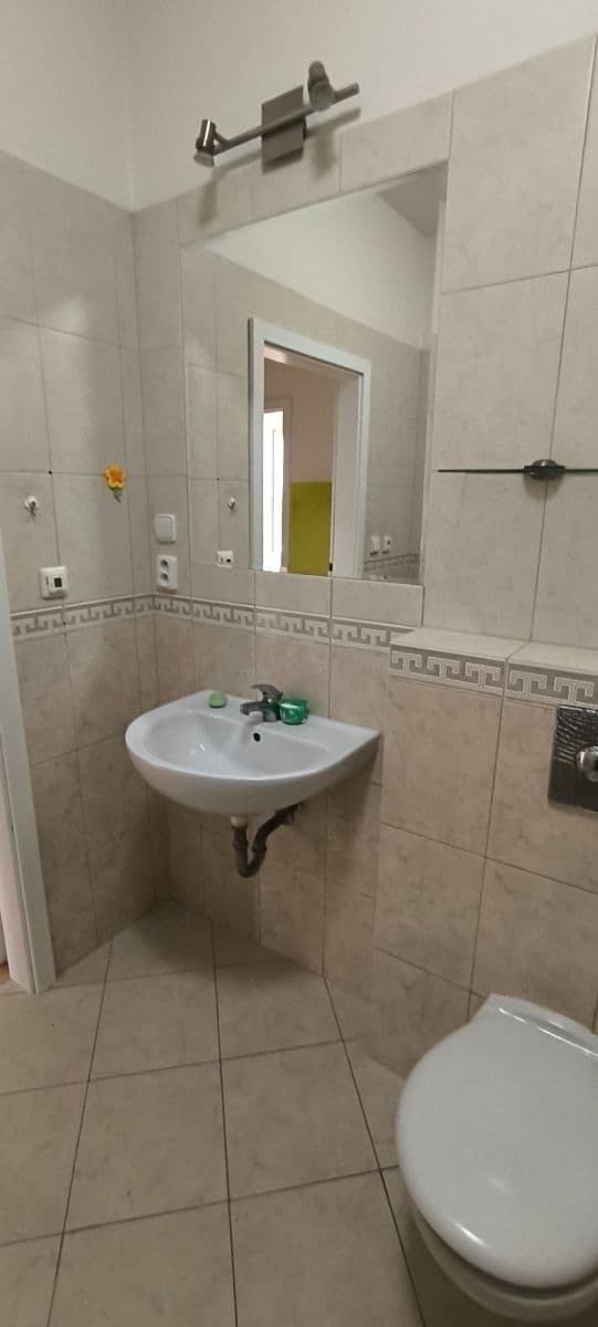 Prenájom bytu 2-izbový 47 m², Mattioliho, Praha, Praha Prenájom bytu 2-izbový 47 m², Mattioliho, Praha, Praha