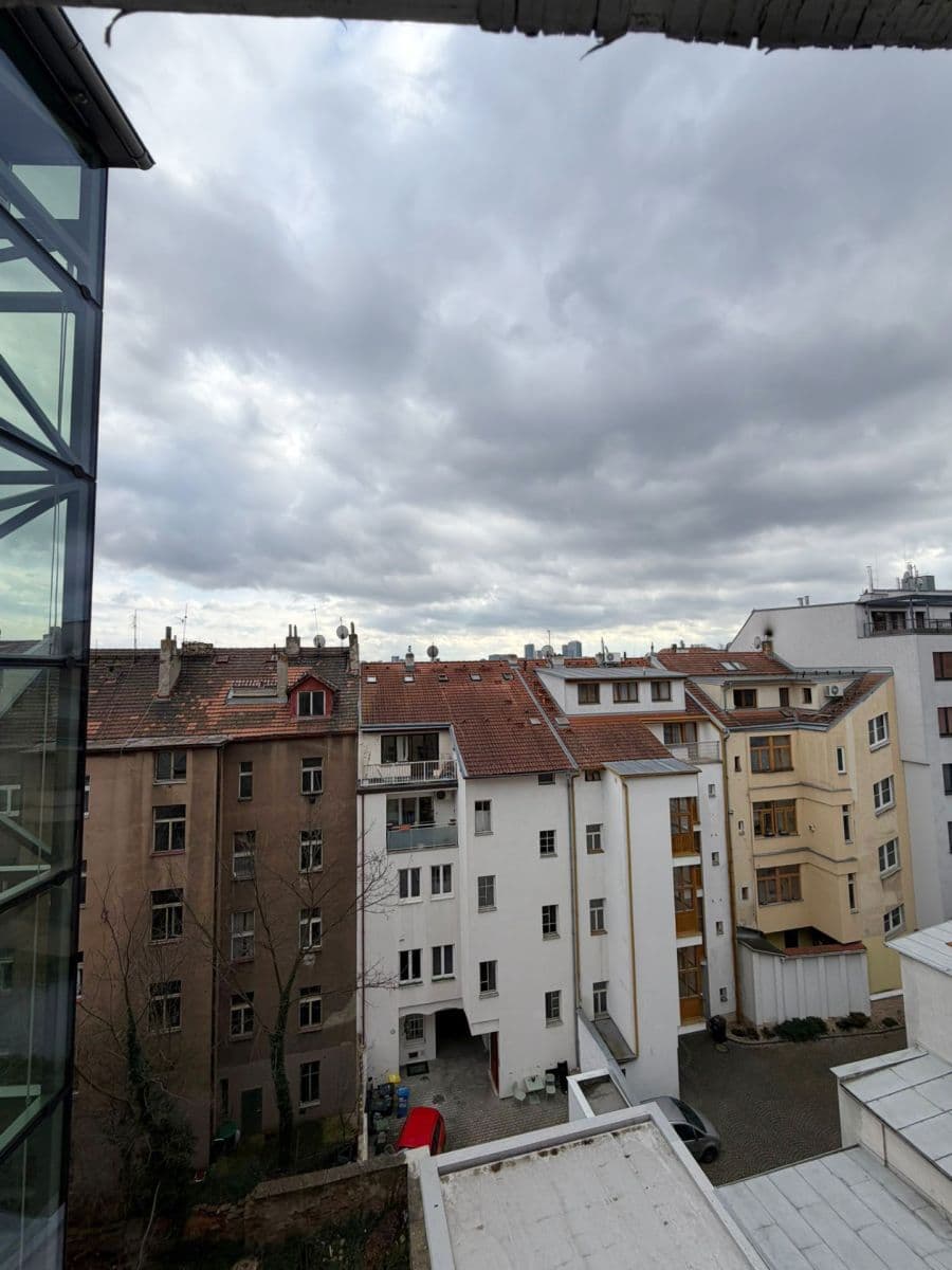 Prenájom bytu 3-izbový 84 m², Krymská, Praha, Praha Prenájom bytu 3-izbový 84 m², Krymská, Praha, Praha