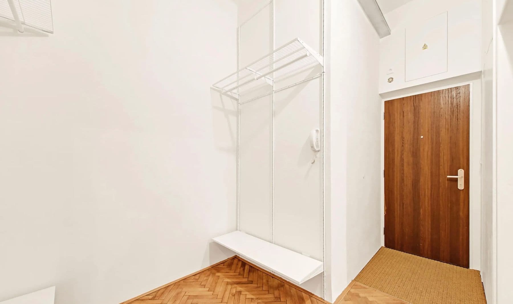 Prenájom bytu 2-izbový 43 m², Plzeňská, Praha, Praha Prenájom bytu 2-izbový 43 m², Plzeňská, Praha, Praha