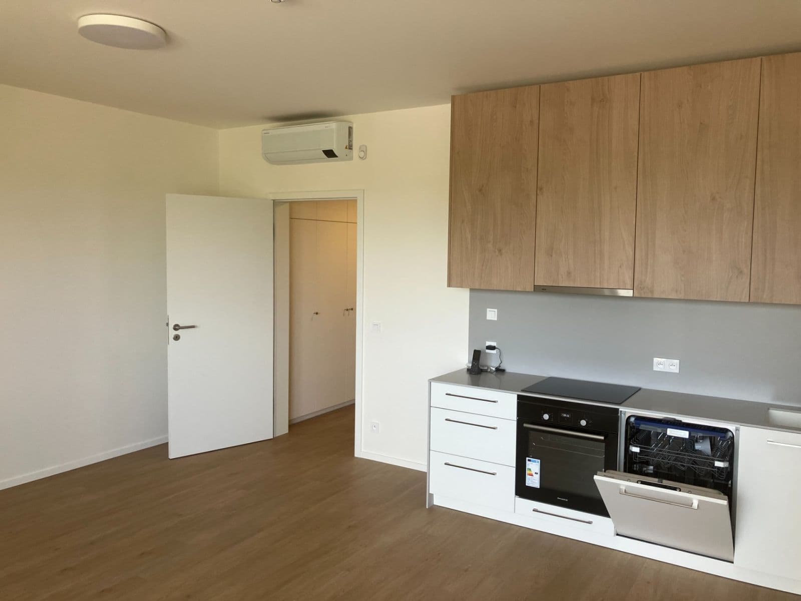 Prenájom bytu 1-izbový 44 m², U Golfu, Praha, Praha Prenájom bytu 1-izbový 44 m², U Golfu, Praha, Praha
