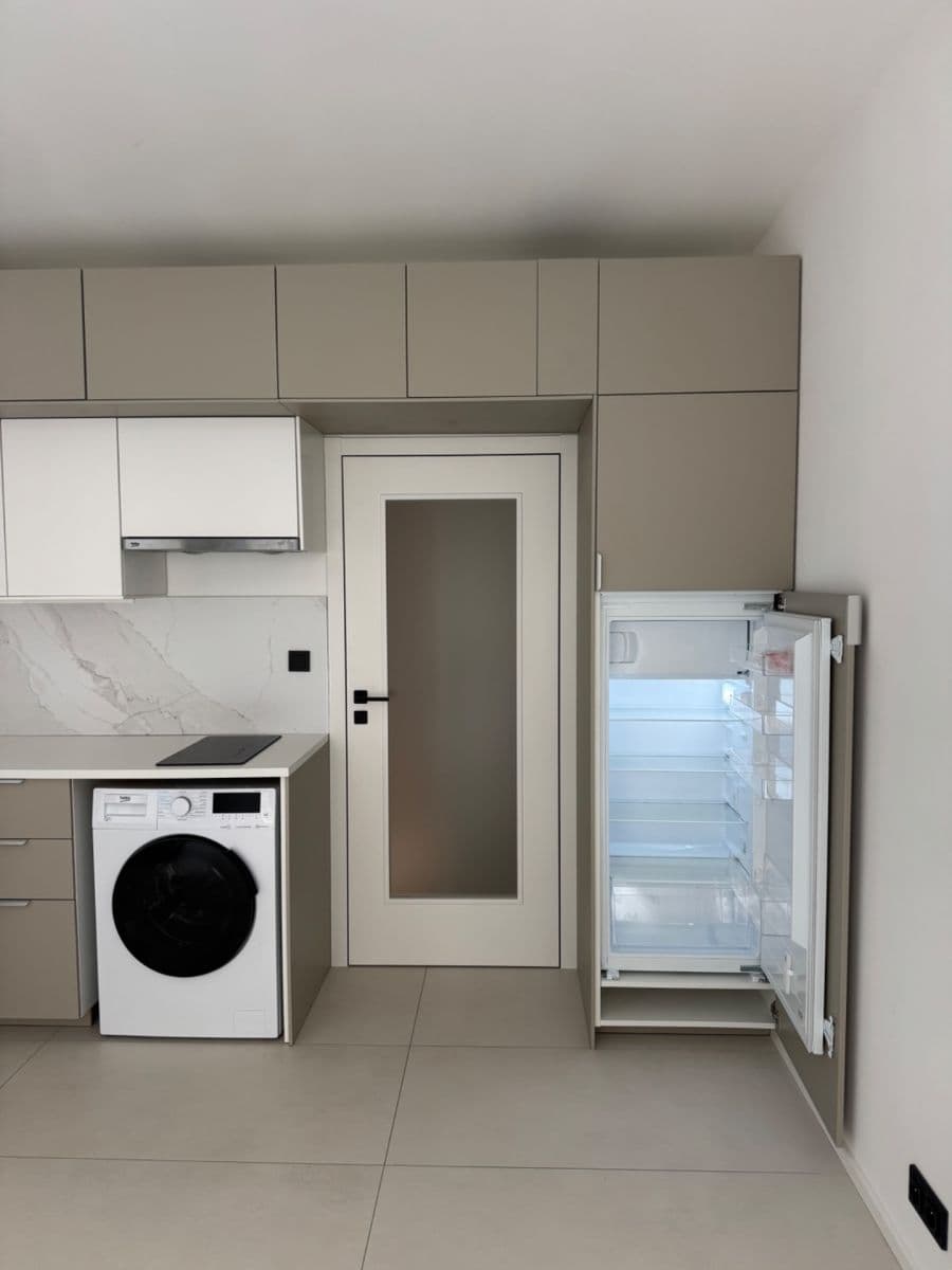 Prenájom bytu 1-izbový 29 m², Krymská, Praha, Praha Prenájom bytu 1-izbový 29 m², Krymská, Praha, Praha