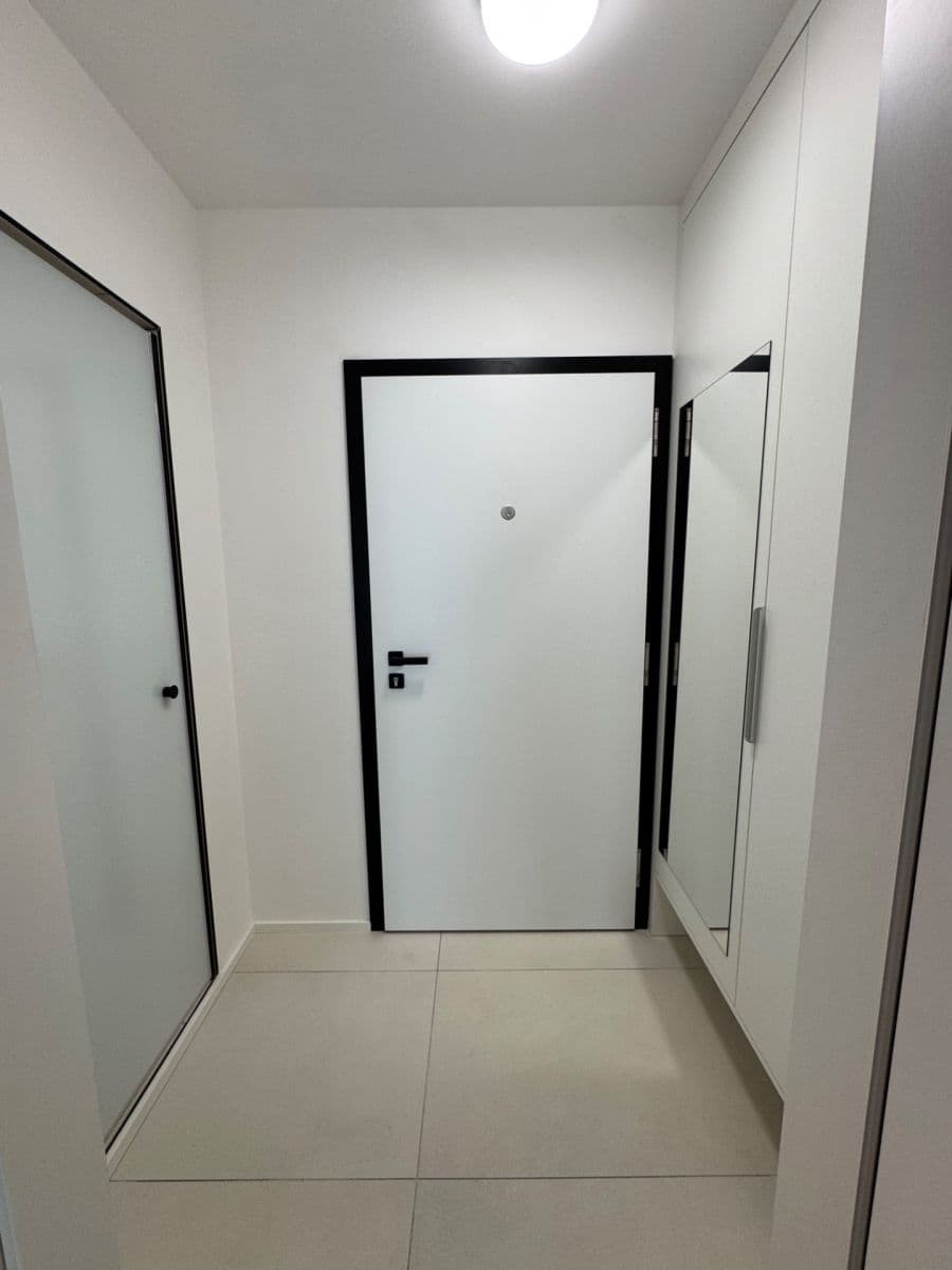 Prenájom bytu 1-izbový 29 m², Krymská, Praha, Praha Prenájom bytu 1-izbový 29 m², Krymská, Praha, Praha