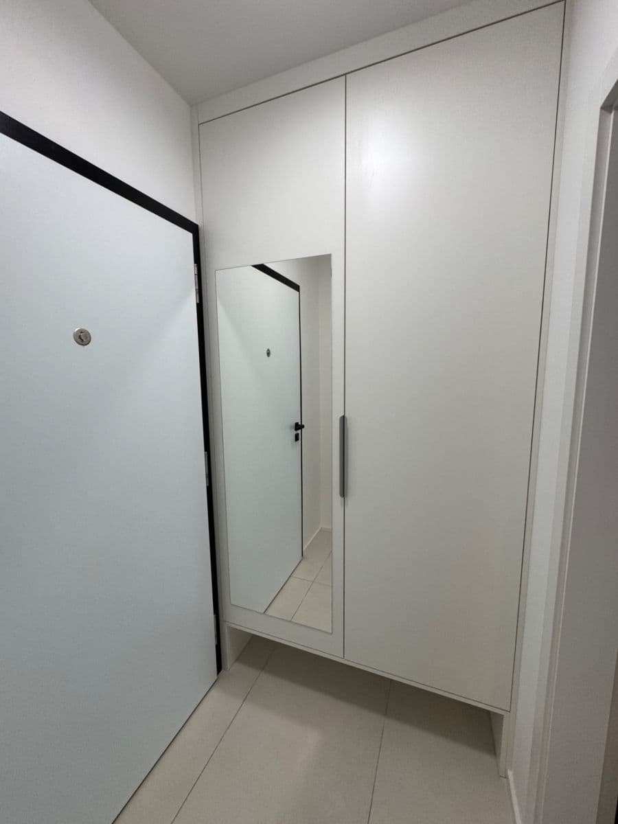 Prenájom bytu 1-izbový 29 m², Krymská, Praha, Praha Prenájom bytu 1-izbový 29 m², Krymská, Praha, Praha