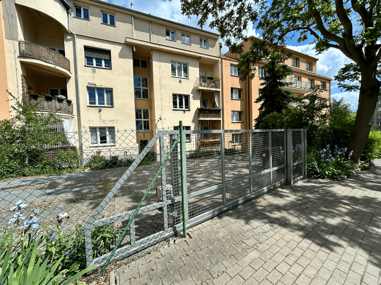 Prenájom garáže 13 m², Spojovací, Praha, Praha Prenájom garáže 13 m², Spojovací, Praha, Praha