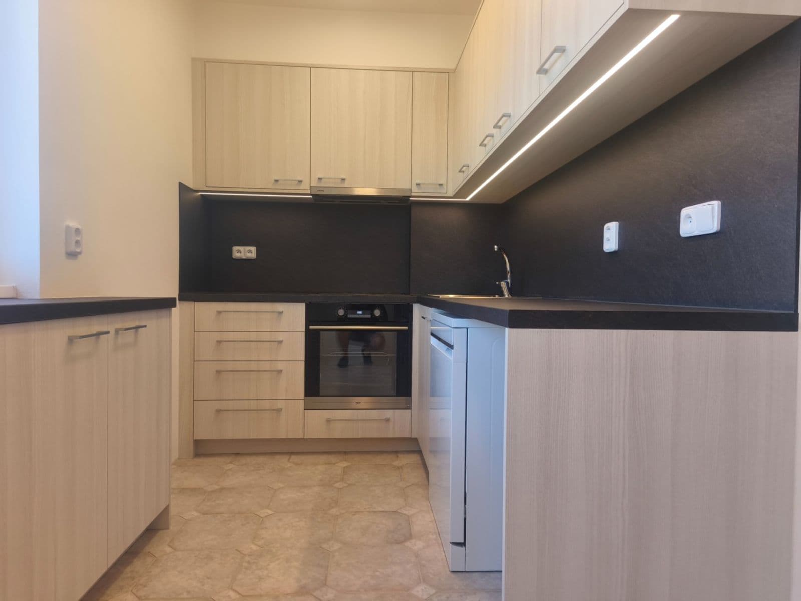 Prenájom bytu 3-izbový 67 m², Sídliště Ⅰ, Kamenice, Středočeský kraj Prenájom bytu 3-izbový 67 m², Sídliště Ⅰ, Kamenice, Středočeský kraj