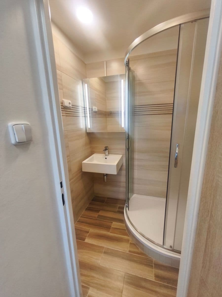 Prenájom bytu 3-izbový 67 m², Sídliště Ⅰ, Kamenice, Středočeský kraj Prenájom bytu 3-izbový 67 m², Sídliště Ⅰ, Kamenice, Středočeský kraj