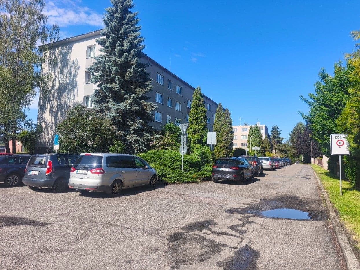 Prenájom bytu 3-izbový 67 m², Sídliště Ⅰ, Kamenice, Středočeský kraj Prenájom bytu 3-izbový 67 m², Sídliště Ⅰ, Kamenice, Středočeský kraj