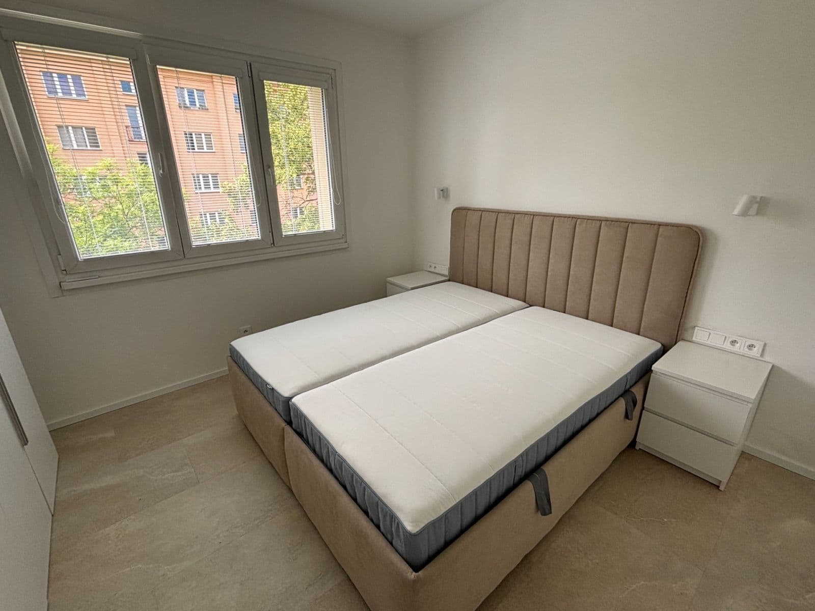Prenájom bytu 3-izbový 70 m², Blažíčkova, Praha, Praha Prenájom bytu 3-izbový 70 m², Blažíčkova, Praha, Praha
