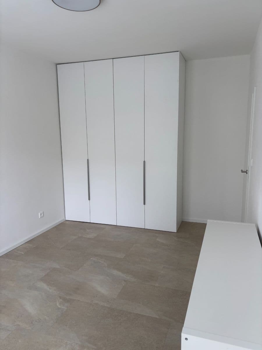 Prenájom bytu 3-izbový 70 m², Blažíčkova, Praha, Praha Prenájom bytu 3-izbový 70 m², Blažíčkova, Praha, Praha