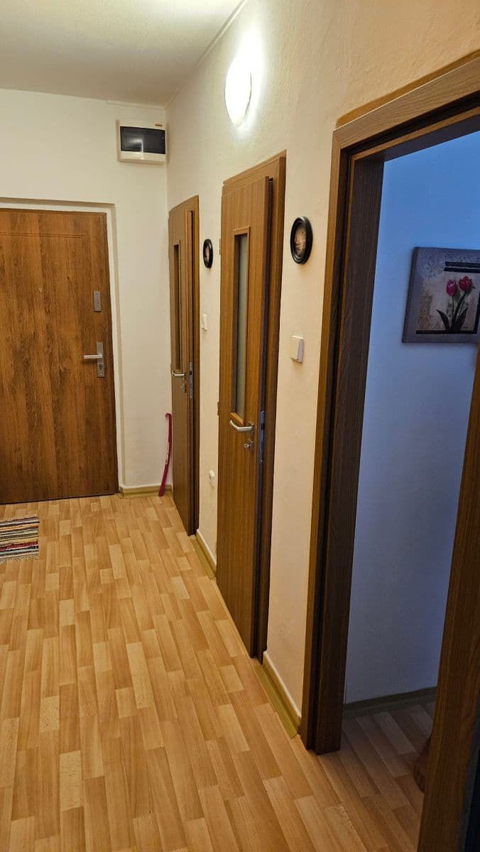 Prenájom bytu 3-izbový 60 m², Obránců míru, Kopřivnice, Moravskoslezský kraj Prenájom bytu 3-izbový 60 m², Obránců míru, Kopřivnice, Moravskoslezský kraj