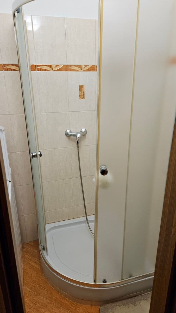 Prenájom bytu 3-izbový 60 m², Obránců míru, Kopřivnice, Moravskoslezský kraj Prenájom bytu 3-izbový 60 m², Obránců míru, Kopřivnice, Moravskoslezský kraj
