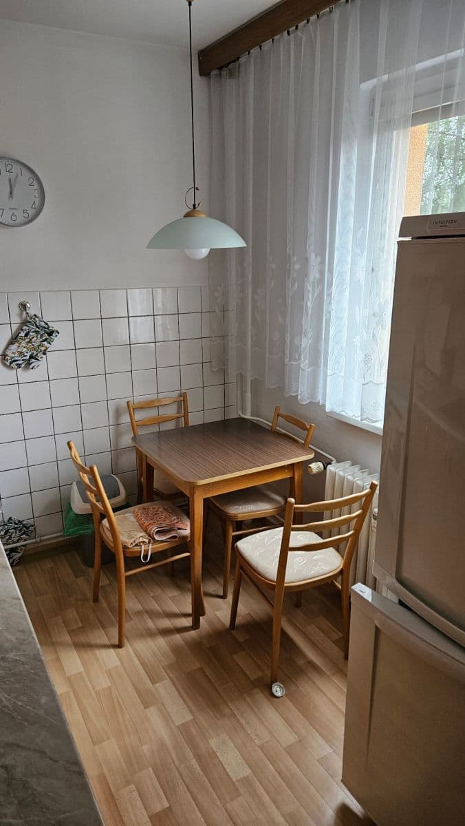 Prenájom bytu 3-izbový 60 m², Obránců míru, Kopřivnice, Moravskoslezský kraj Prenájom bytu 3-izbový 60 m², Obránců míru, Kopřivnice, Moravskoslezský kraj
