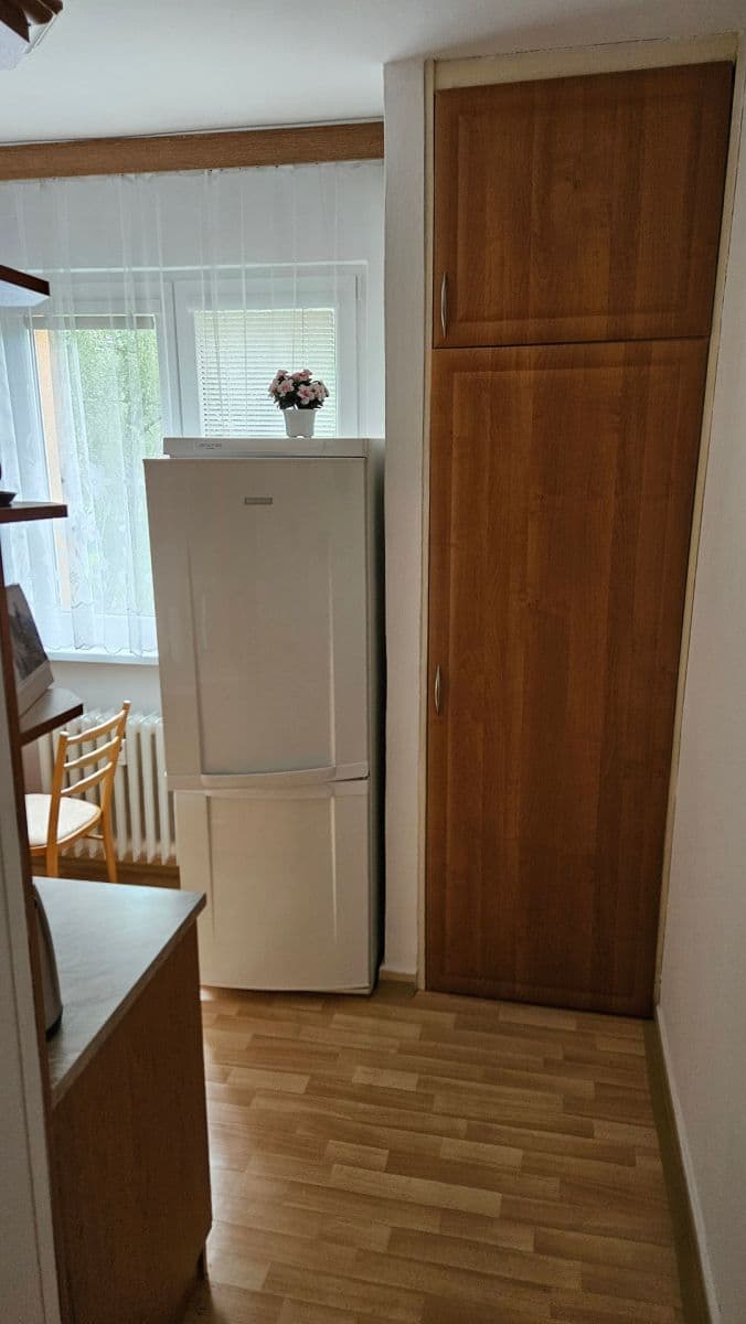 Prenájom bytu 3-izbový 60 m², Obránců míru, Kopřivnice, Moravskoslezský kraj Prenájom bytu 3-izbový 60 m², Obránců míru, Kopřivnice, Moravskoslezský kraj