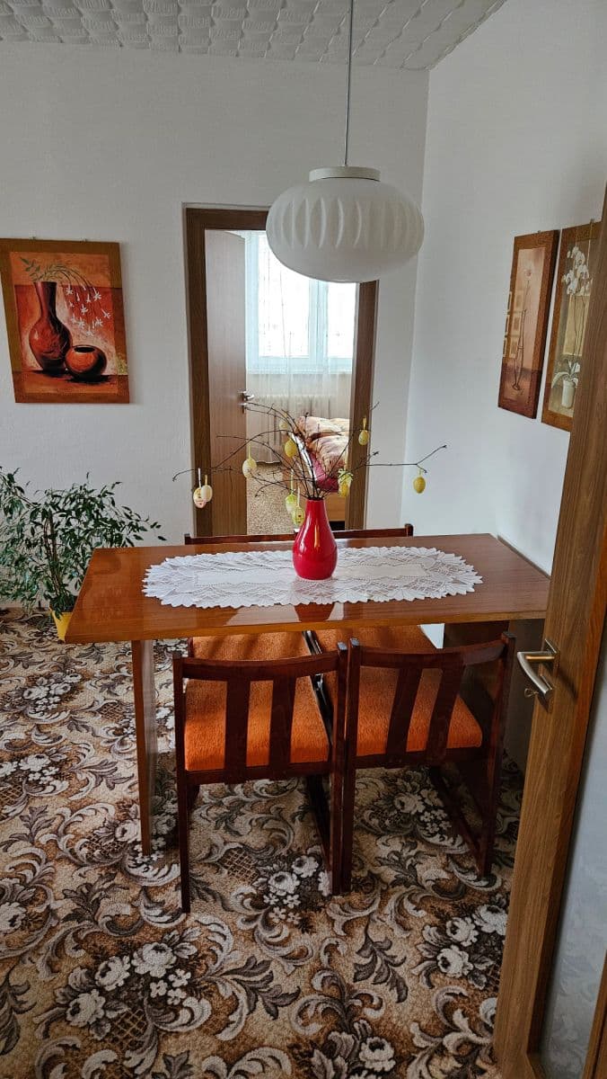 Prenájom bytu 3-izbový 60 m², Obránců míru, Kopřivnice, Moravskoslezský kraj Prenájom bytu 3-izbový 60 m², Obránců míru, Kopřivnice, Moravskoslezský kraj