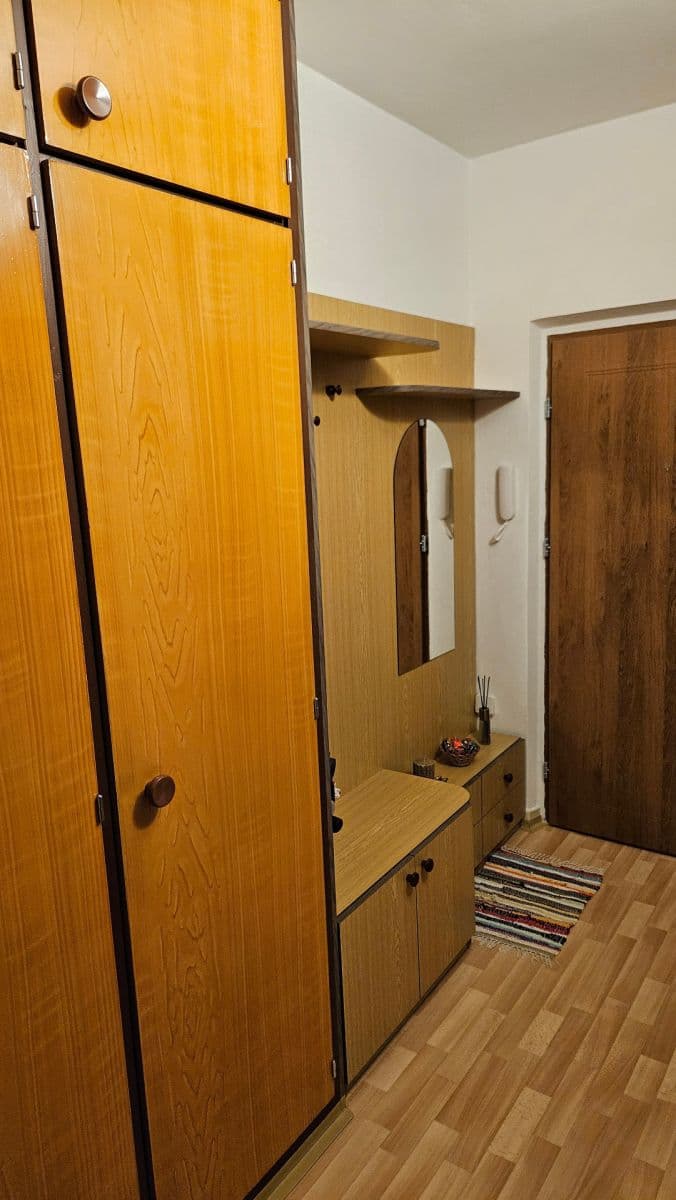 Prenájom bytu 3-izbový 60 m², Obránců míru, Kopřivnice, Moravskoslezský kraj Prenájom bytu 3-izbový 60 m², Obránců míru, Kopřivnice, Moravskoslezský kraj