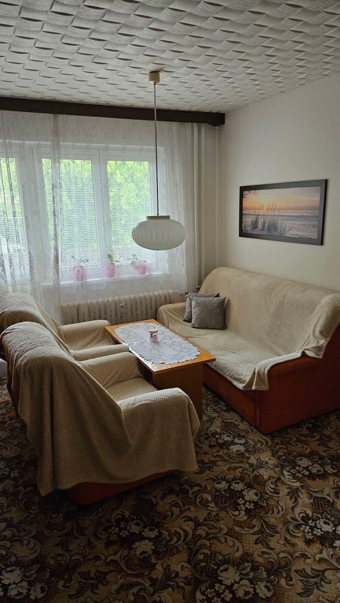 Prenájom bytu 3-izbový 60 m², Obránců míru, Kopřivnice, Moravskoslezský kraj Prenájom bytu 3-izbový 60 m², Obránců míru, Kopřivnice, Moravskoslezský kraj