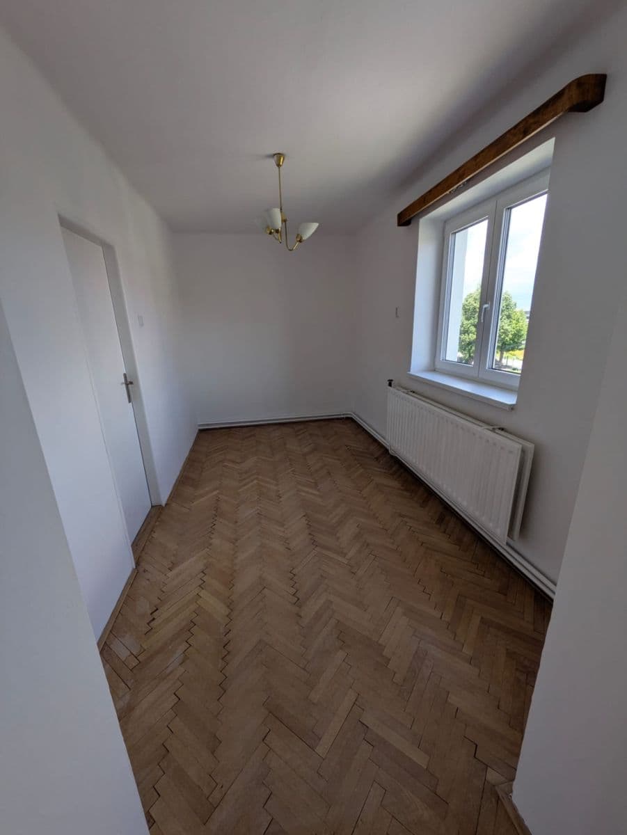 Prenájom bytu 3-izbový 65 m², Vrchlického, Roudnice nad Labem, Ústecký kraj Prenájom bytu 3-izbový 65 m², Vrchlického, Roudnice nad Labem, Ústecký kraj