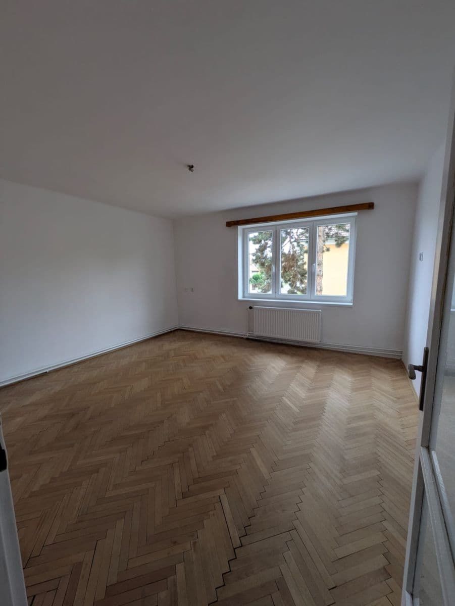 Prenájom bytu 3-izbový 65 m², Vrchlického, Roudnice nad Labem, Ústecký kraj Prenájom bytu 3-izbový 65 m², Vrchlického, Roudnice nad Labem, Ústecký kraj
