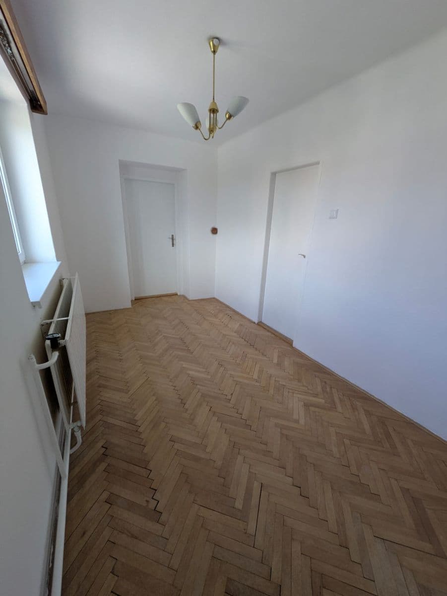 Prenájom bytu 3-izbový 65 m², Vrchlického, Roudnice nad Labem, Ústecký kraj Prenájom bytu 3-izbový 65 m², Vrchlického, Roudnice nad Labem, Ústecký kraj