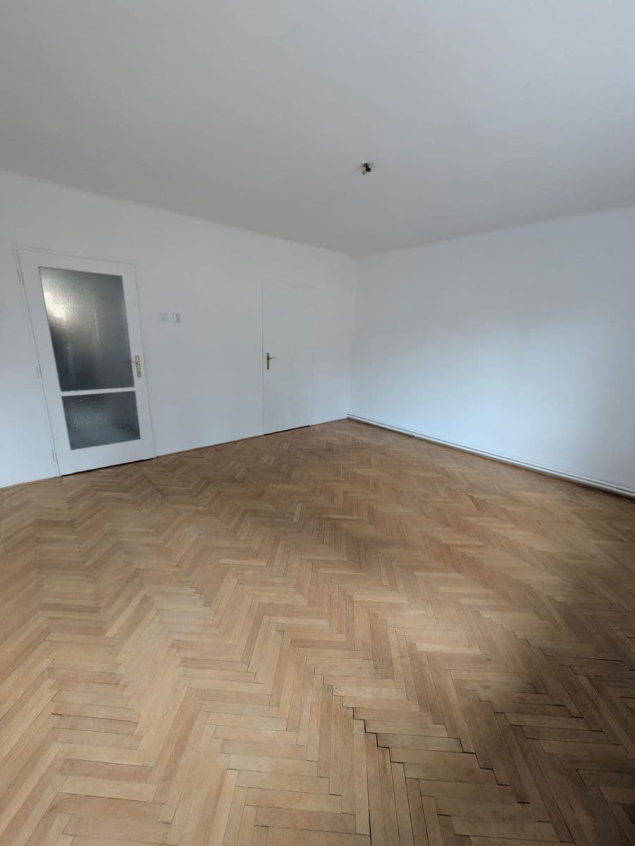 Prenájom bytu 3-izbový 65 m², Vrchlického, Roudnice nad Labem, Ústecký kraj Prenájom bytu 3-izbový 65 m², Vrchlického, Roudnice nad Labem, Ústecký kraj