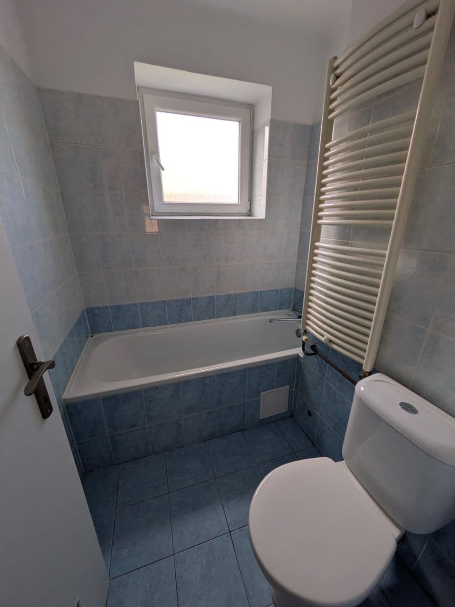 Prenájom bytu 3-izbový 65 m², Vrchlického, Roudnice nad Labem, Ústecký kraj Prenájom bytu 3-izbový 65 m², Vrchlického, Roudnice nad Labem, Ústecký kraj