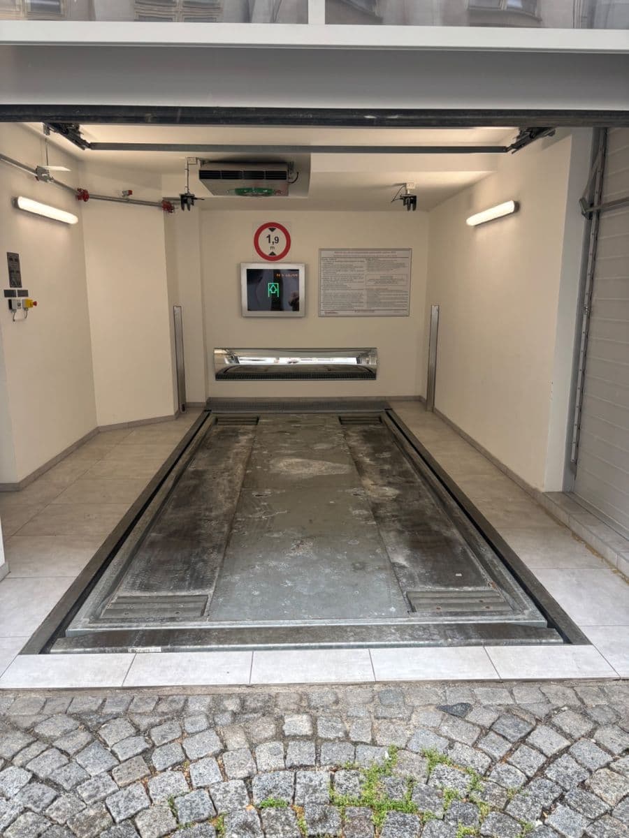 Predaj garáže 9 m², Neklanova, Praha, Praha Predaj garáže 9 m², Neklanova, Praha, Praha