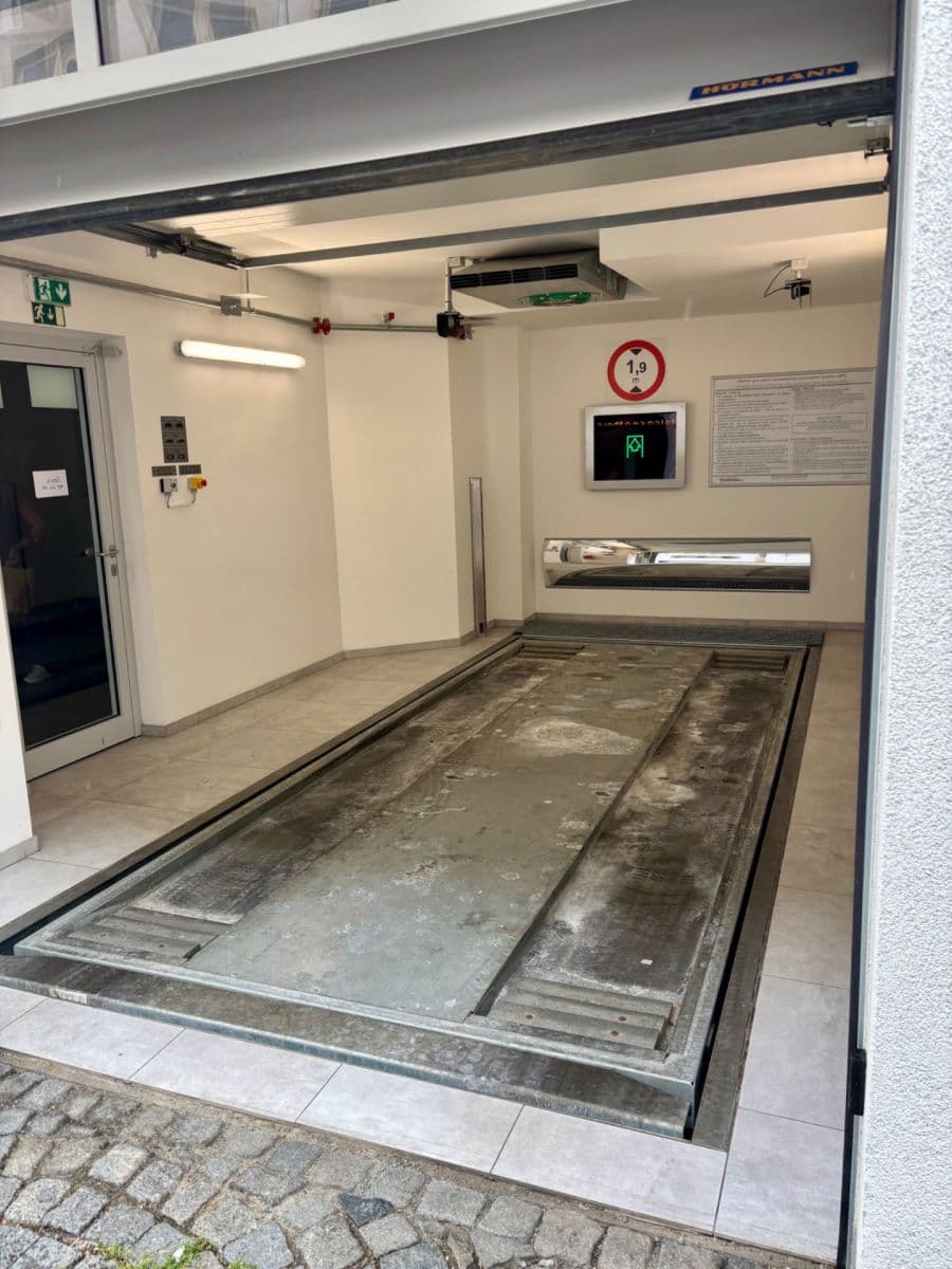 Predaj garáže 9 m², Neklanova, Praha, Praha Predaj garáže 9 m², Neklanova, Praha, Praha