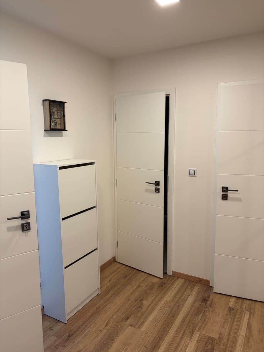 Prenájom bytu 3-izbový 61 m², Feřtekova, Praha, Praha Prenájom bytu 3-izbový 61 m², Feřtekova, Praha, Praha