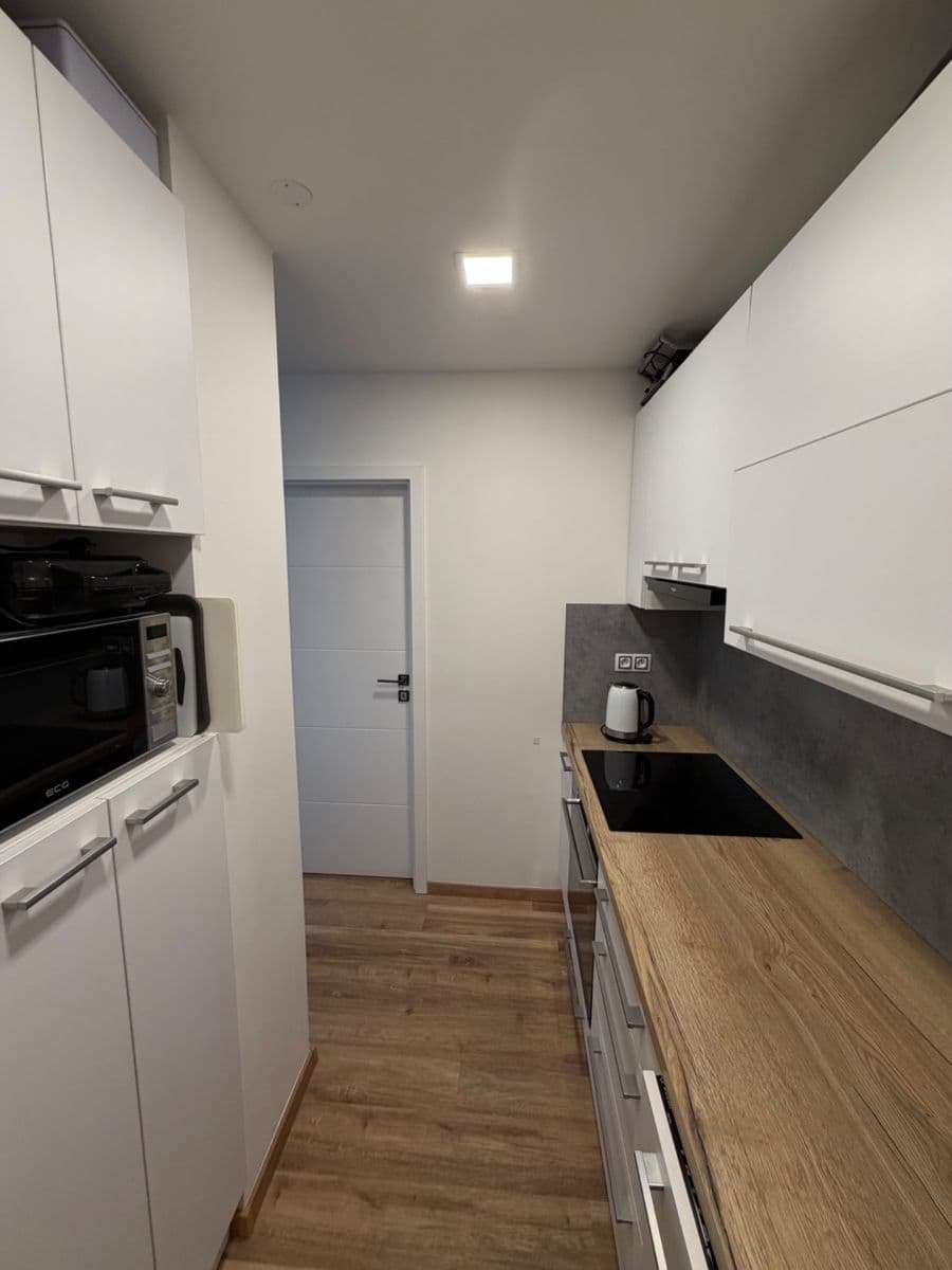 Prenájom bytu 3-izbový 61 m², Feřtekova, Praha, Praha Prenájom bytu 3-izbový 61 m², Feřtekova, Praha, Praha