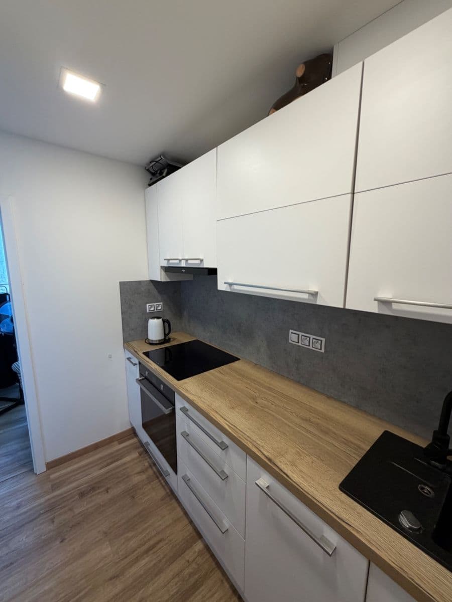 Prenájom bytu 3-izbový 61 m², Feřtekova, Praha, Praha Prenájom bytu 3-izbový 61 m², Feřtekova, Praha, Praha