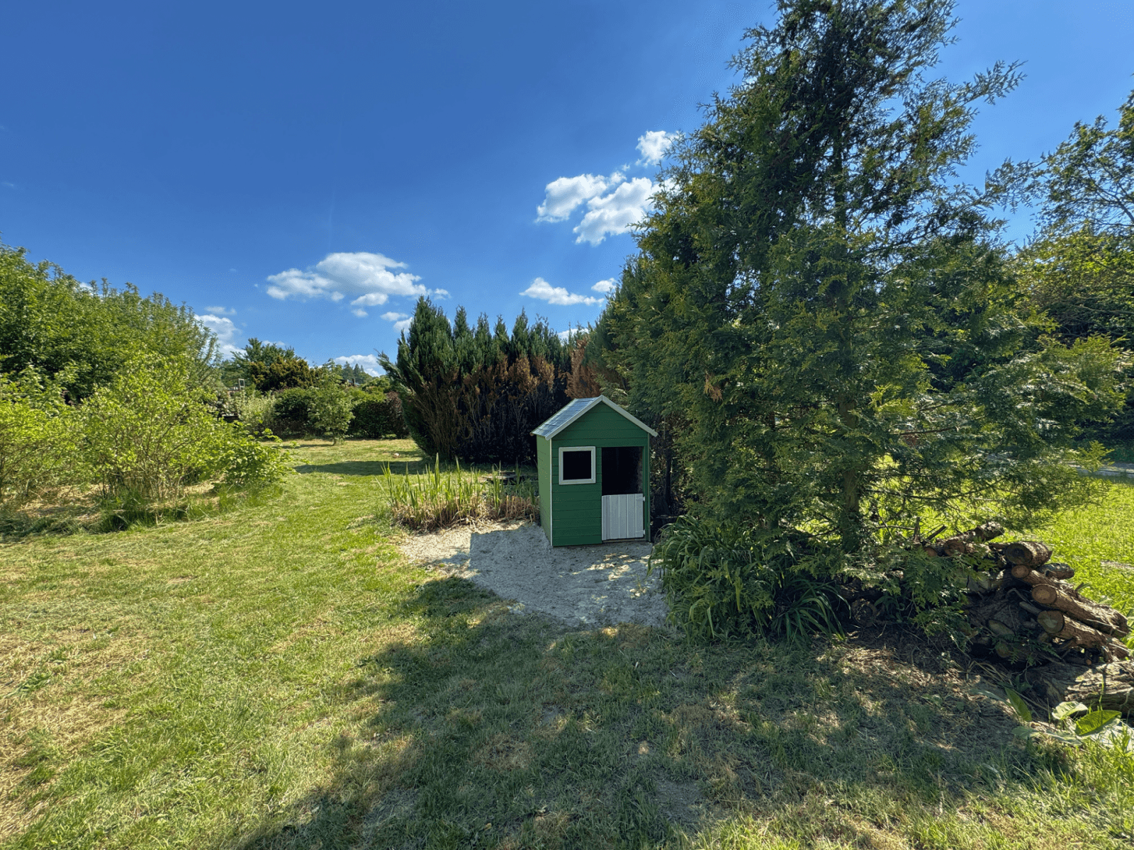 Predaj rekreačného objektu 32 m², pozemok 860 m², Tomice, Středočeský kraj Predaj rekreačného objektu 32 m², pozemok 860 m², Tomice, Středočeský kraj