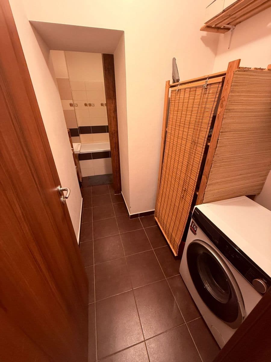 Predaj bytu 1-izbový 38 m², Vosmíkových, Praha, Praha Predaj bytu 1-izbový 38 m², Vosmíkových, Praha, Praha