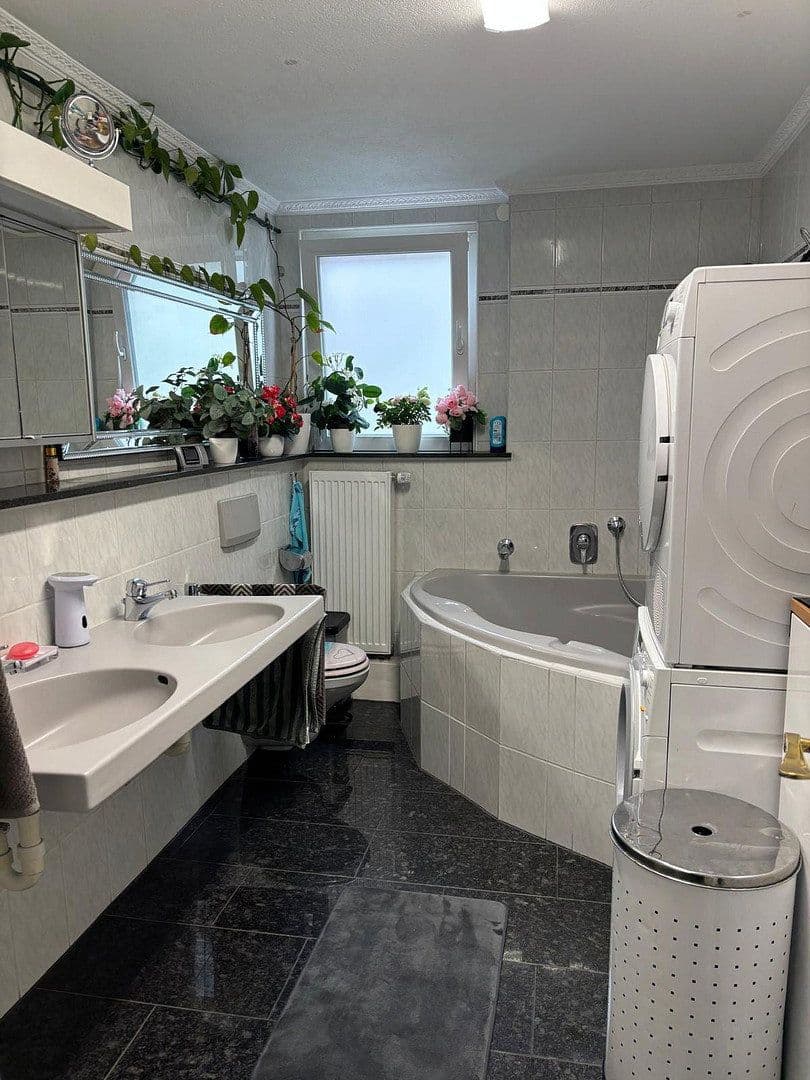 Predaj bytu 5-izbový 100 m², Stuttgart, Bádensko-Wurttembersko Predaj bytu 5-izbový 100 m², Stuttgart, Bádensko-Wurttembersko