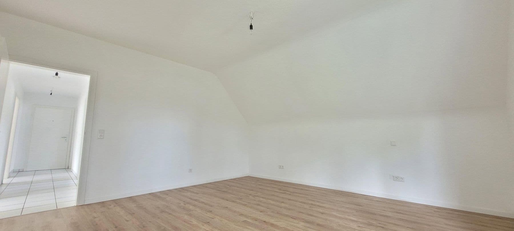 Prenájom bytu 3-izbový 79 m², Am Kriegermal 30, Wuppertal, Severné Porýnie - Westfálsko Prenájom bytu 3-izbový 79 m², Am Kriegermal 30, Wuppertal, Severné Porýnie - Westfálsko