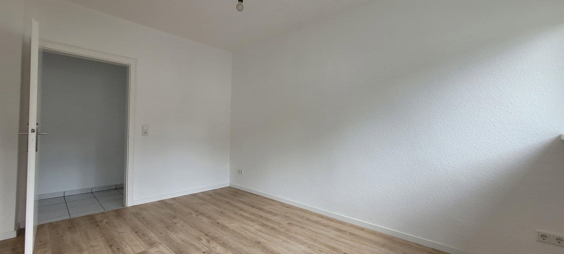 Prenájom bytu 3-izbový 79 m², Am Kriegermal 30, Wuppertal, Severné Porýnie - Westfálsko Prenájom bytu 3-izbový 79 m², Am Kriegermal 30, Wuppertal, Severné Porýnie - Westfálsko