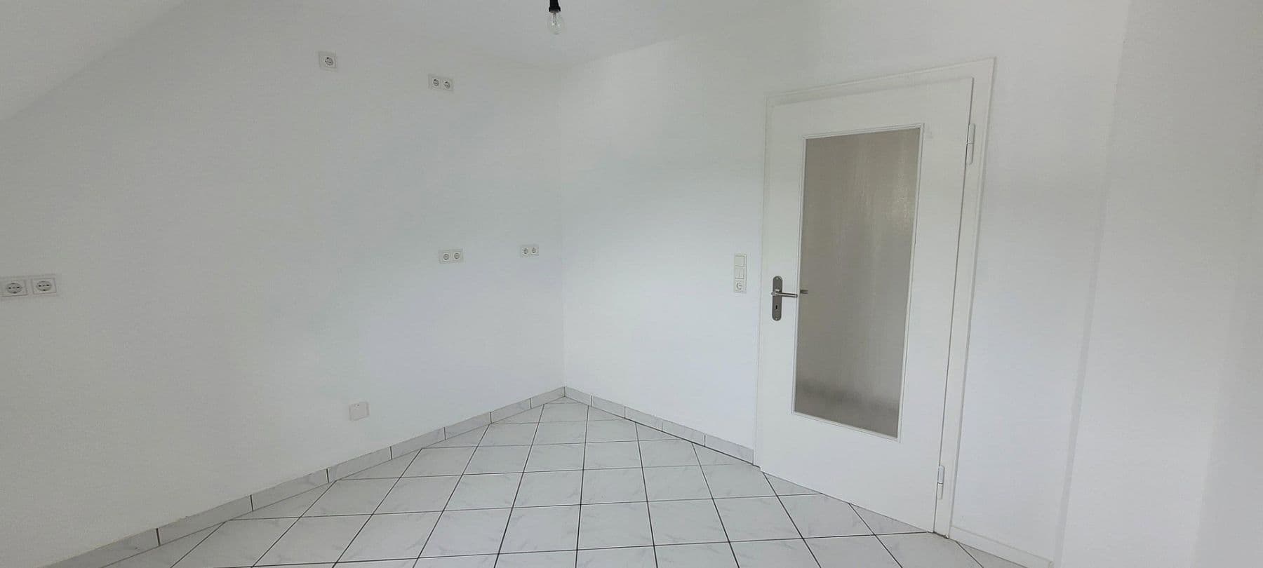 Prenájom bytu 3-izbový 79 m², Am Kriegermal 30, Wuppertal, Severné Porýnie - Westfálsko Prenájom bytu 3-izbový 79 m², Am Kriegermal 30, Wuppertal, Severné Porýnie - Westfálsko