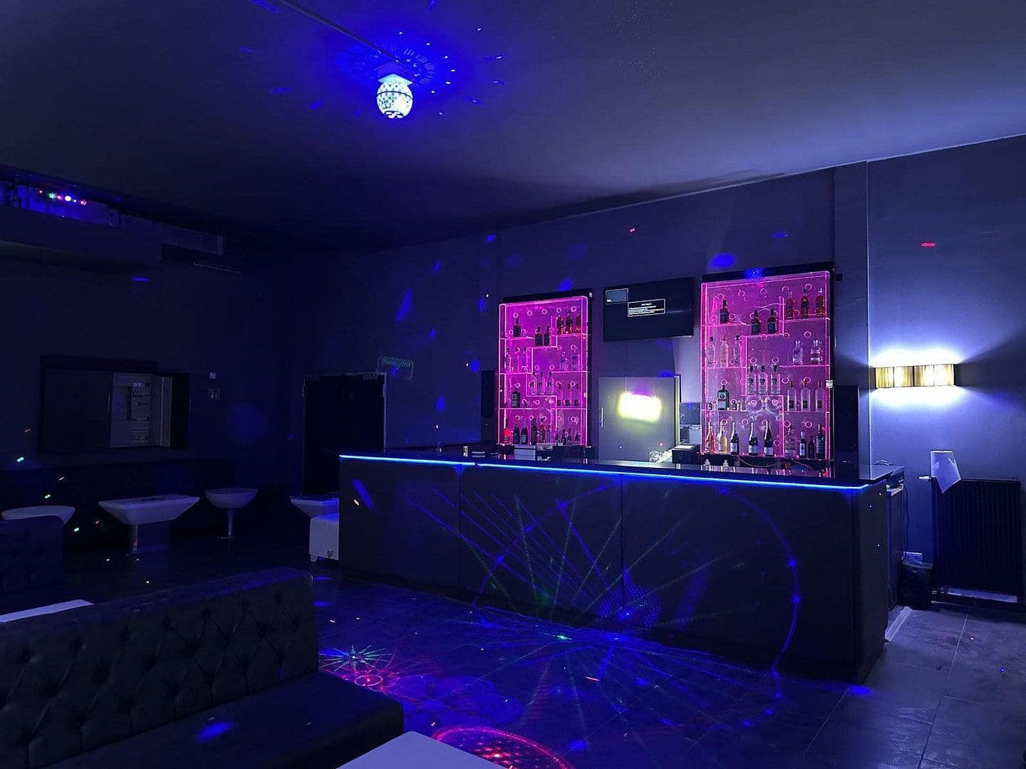 Prenájom rekreačného objektu 650 m², Eckenhagener str 45, Reichshof, Severné Porýnie - Westfálsko Prenájom rekreačného objektu 650 m², Eckenhagener str 45, Reichshof, Severné Porýnie - Westfálsko