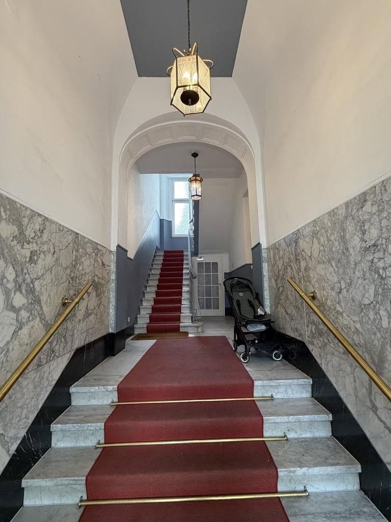 Prenájom bytu 5-izbový 151 m², Volksgartenstraße 17, Köln, Severné Porýnie - Westfálsko Prenájom bytu 5-izbový 151 m², Volksgartenstraße 17, Köln, Severné Porýnie - Westfálsko