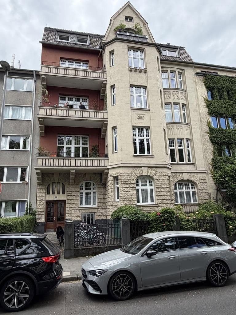 Prenájom bytu 5-izbový 151 m², Volksgartenstraße 17, Köln, Severné Porýnie - Westfálsko Prenájom bytu 5-izbový 151 m², Volksgartenstraße 17, Köln, Severné Porýnie - Westfálsko