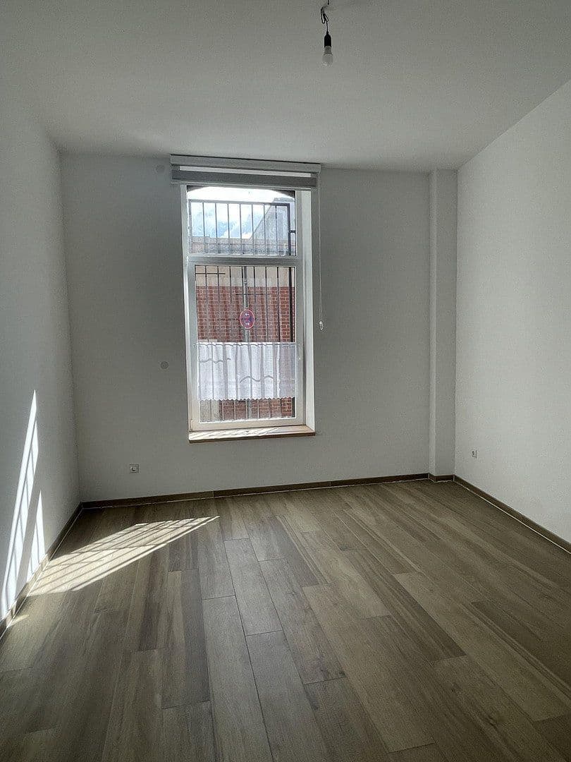 Prenájom bytu 3-izbový 90 m², Aachen, Severné Porýnie - Westfálsko Prenájom bytu 3-izbový 90 m², Aachen, Severné Porýnie - Westfálsko