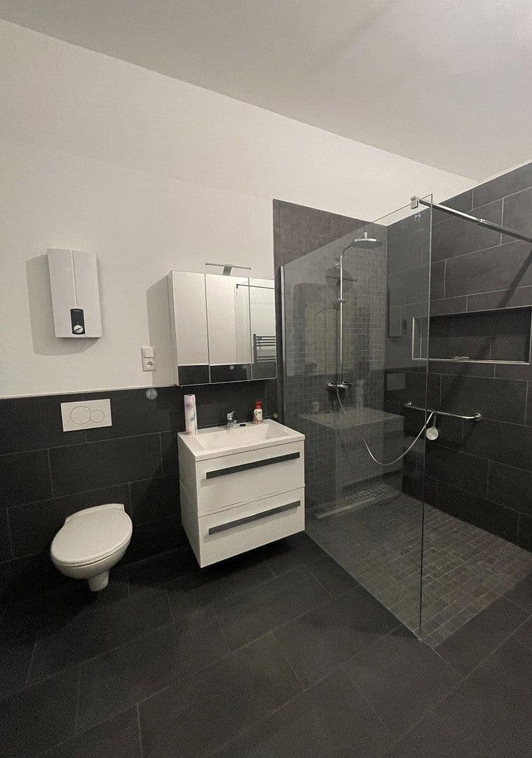 Prenájom bytu 3-izbový 90 m², Aachen, Severné Porýnie - Westfálsko Prenájom bytu 3-izbový 90 m², Aachen, Severné Porýnie - Westfálsko