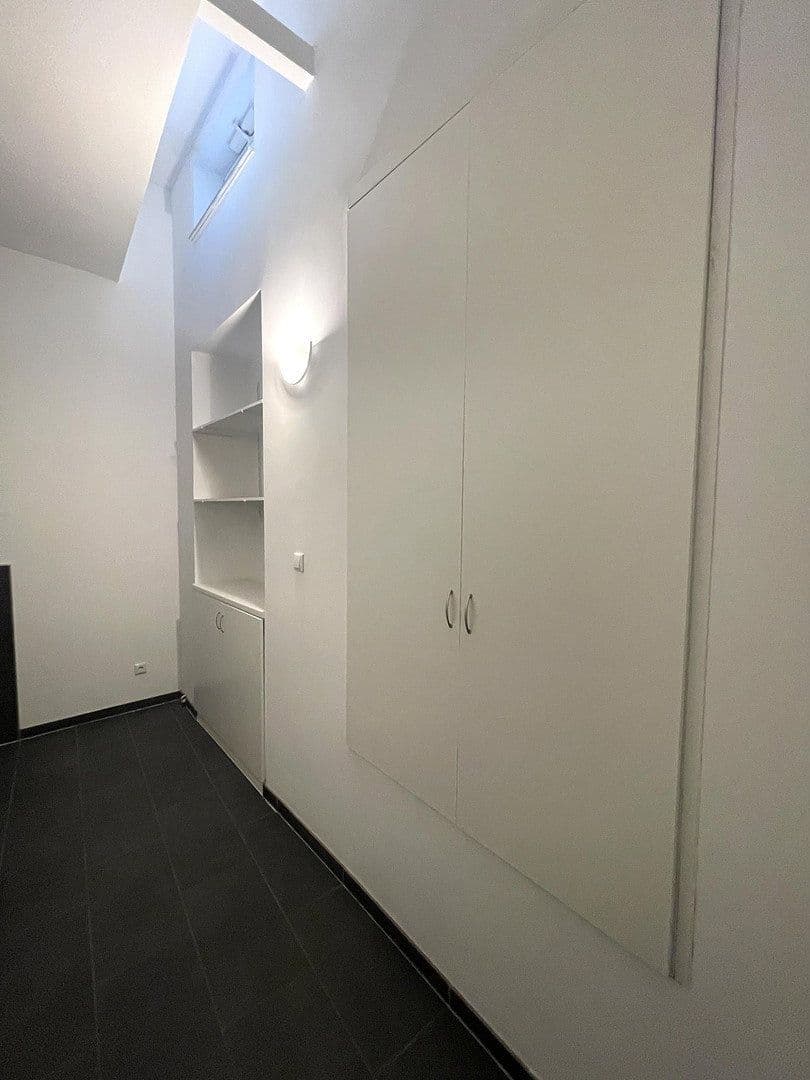 Prenájom bytu 3-izbový 90 m², Aachen, Severné Porýnie - Westfálsko Prenájom bytu 3-izbový 90 m², Aachen, Severné Porýnie - Westfálsko
