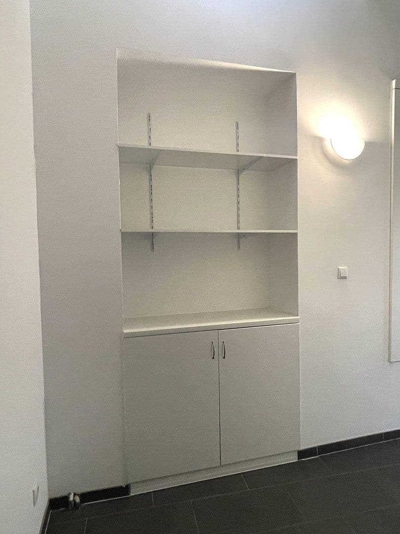 Prenájom bytu 3-izbový 90 m², Aachen, Severné Porýnie - Westfálsko Prenájom bytu 3-izbový 90 m², Aachen, Severné Porýnie - Westfálsko
