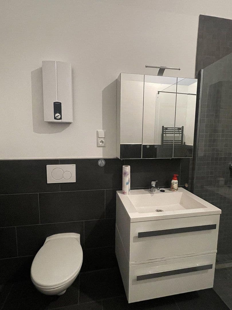 Prenájom bytu 3-izbový 90 m², Aachen, Severné Porýnie - Westfálsko Prenájom bytu 3-izbový 90 m², Aachen, Severné Porýnie - Westfálsko