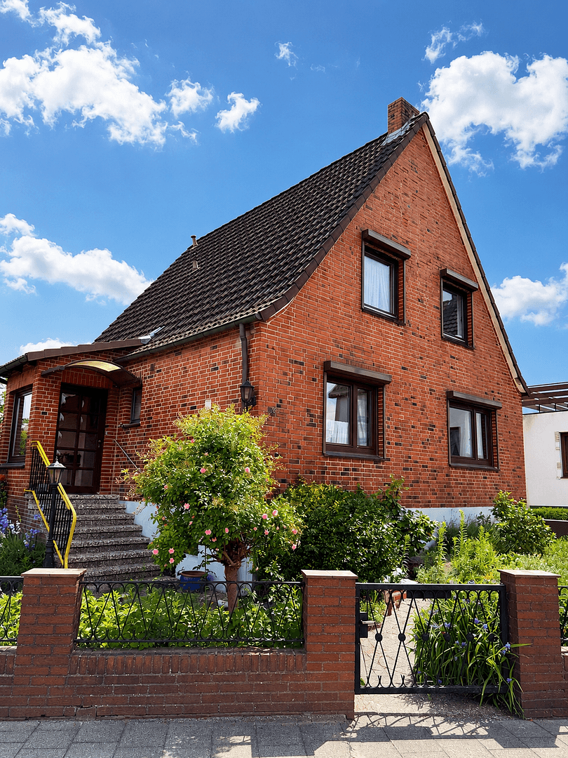 Predaj domu 90 m², pozemek 795 m², Hinterm Bruch 26, Winsen (Luhe), Dolné Sasko Predaj domu 90 m², pozemek 795 m², Hinterm Bruch 26, Winsen (Luhe), Dolné Sasko