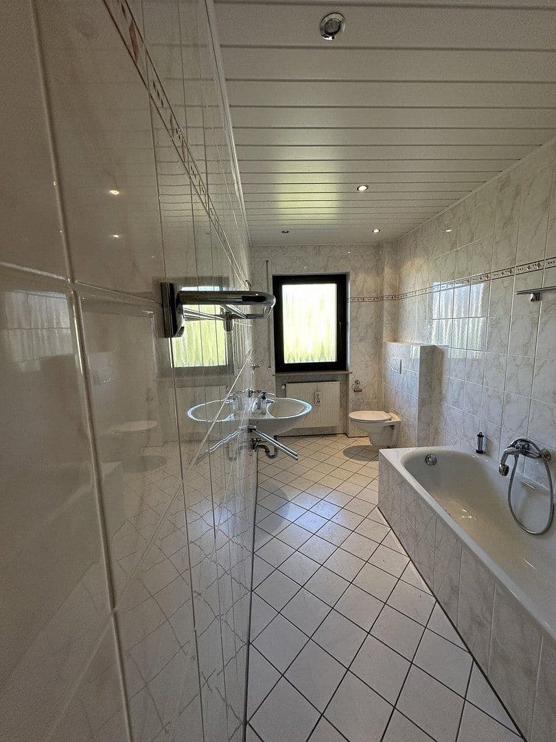 Predaj domu 270 m², pozemek 271 m², Ringstraße 89, Bendorf, Porýnie-Falcko Predaj domu 270 m², pozemek 271 m², Ringstraße 89, Bendorf, Porýnie-Falcko