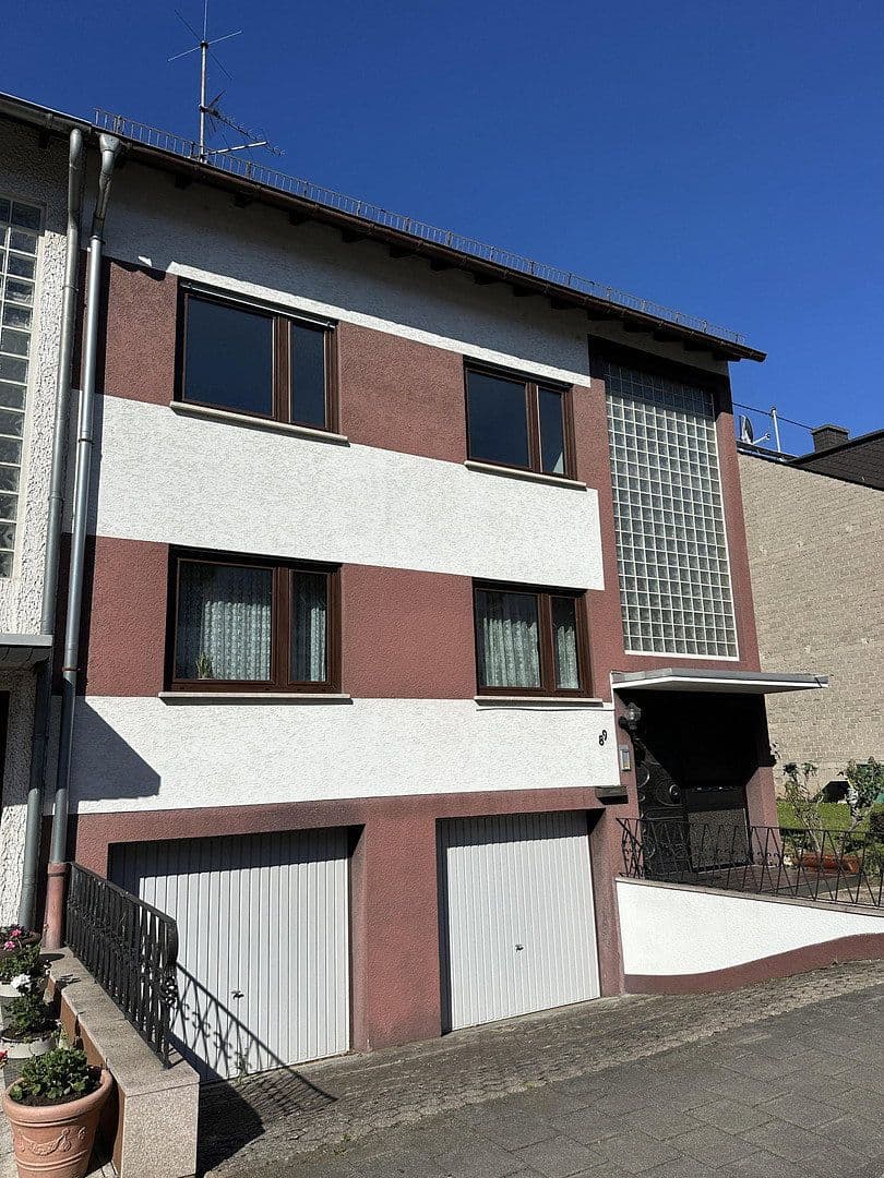 Predaj domu 270 m², pozemek 271 m², Ringstraße 89, Bendorf, Porýnie-Falcko Predaj domu 270 m², pozemek 271 m², Ringstraße 89, Bendorf, Porýnie-Falcko