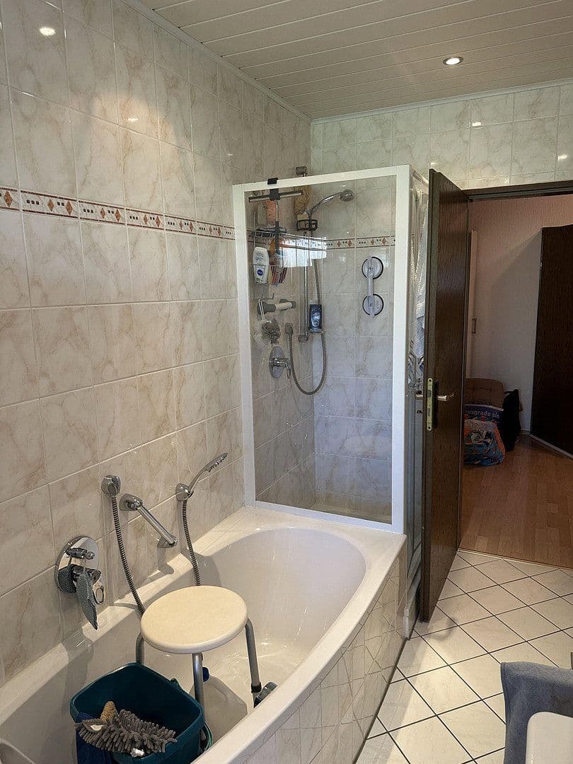Predaj domu 270 m², pozemek 271 m², Ringstraße 89, Bendorf, Porýnie-Falcko Predaj domu 270 m², pozemek 271 m², Ringstraße 89, Bendorf, Porýnie-Falcko