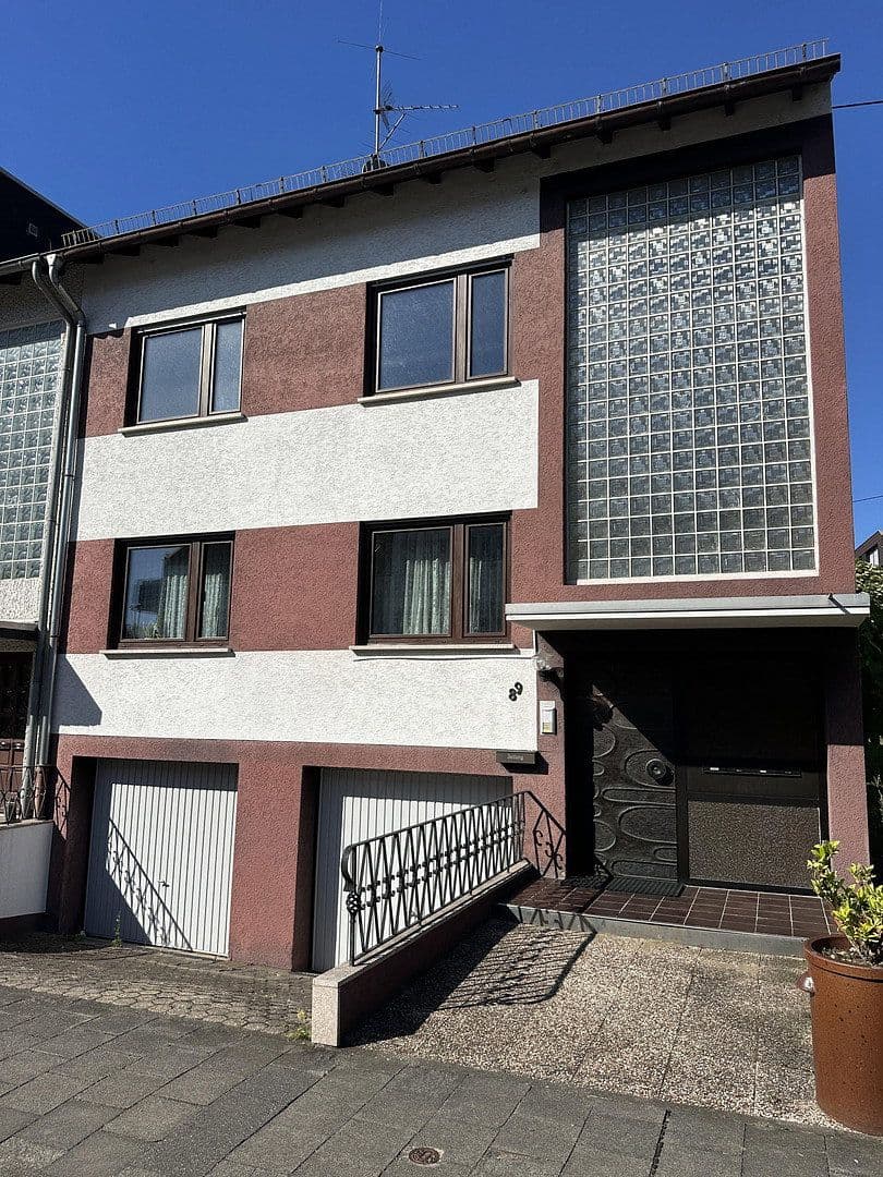 Predaj domu 270 m², pozemek 271 m², Ringstraße 89, Bendorf, Porýnie-Falcko Predaj domu 270 m², pozemek 271 m², Ringstraße 89, Bendorf, Porýnie-Falcko